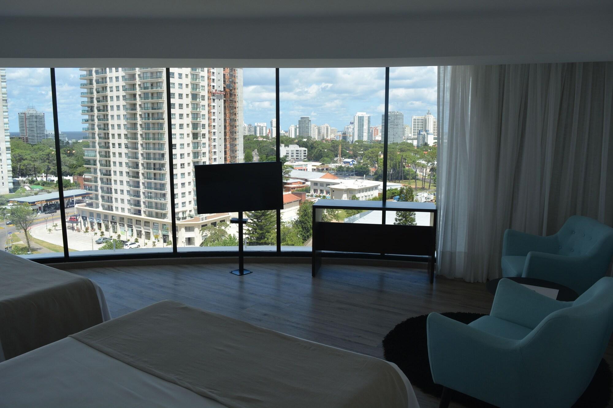Don Majestic Hotel 埃斯特角城 外观 照片